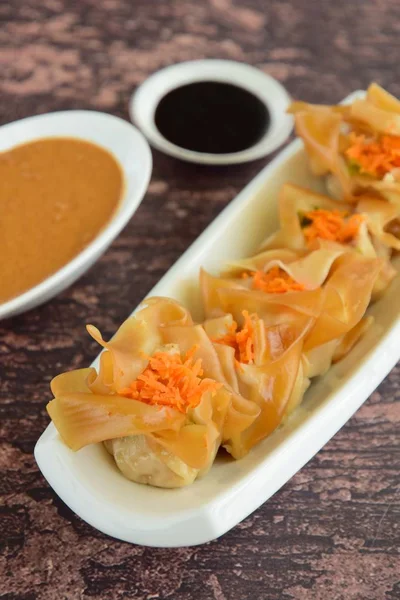 Siomay Indonesian Food Steamed Dumplings Peanut Sauce Thick Soy Sauce — Stockfoto