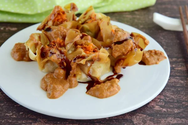 Siomay Indonesian Food Steamed Dumplings Peanut Sauce Thick Soy Sauce — Photo