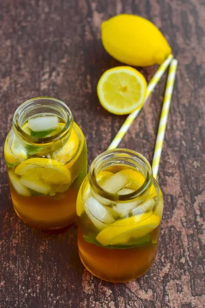 Jars Lemon Ice Tea Mint Leaves — Stockfoto