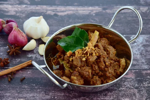 Rendang Padang Beef Meat Cooked Coconut Milk Spices Indonesian Food — Stock Photo, Image