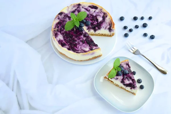 Blueberry Cheesecake Fresh Mint Leaves — Stock Photo, Image