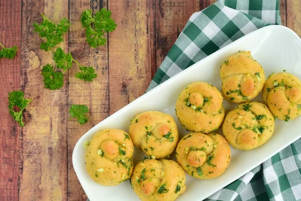 Vitlöksknutar Bröd Med Vitlökssås — Stockfoto