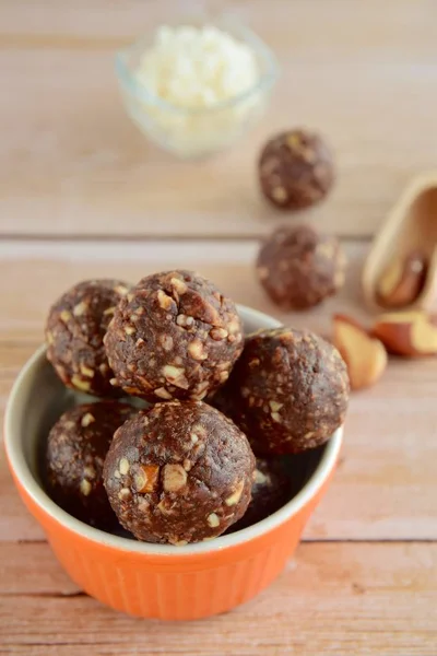 Healthy Organic Brazil Nut Coconut Chocolate Energy Balls — стоковое фото