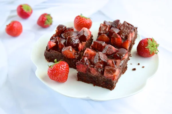 Homemade Chocolate Brownies Strawberries Chocolate Sauce — Stock Photo, Image