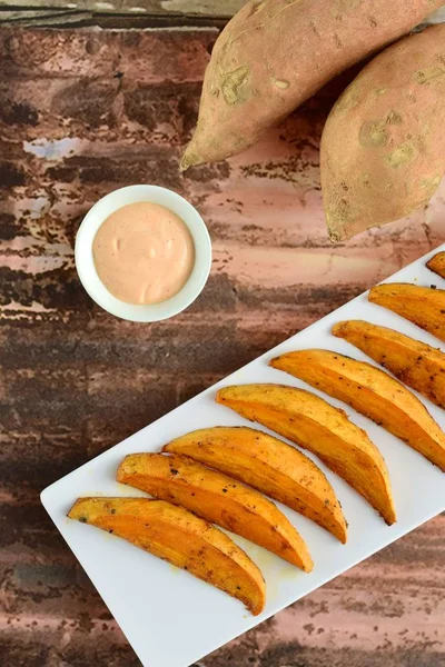 Roasted Sweet Potato Wedges Mayonnaise Chili Sauce — Stockfoto