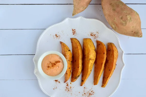 Roasted Sweet Potato Wedges Mayonnaise Chili Sauce — Stockfoto