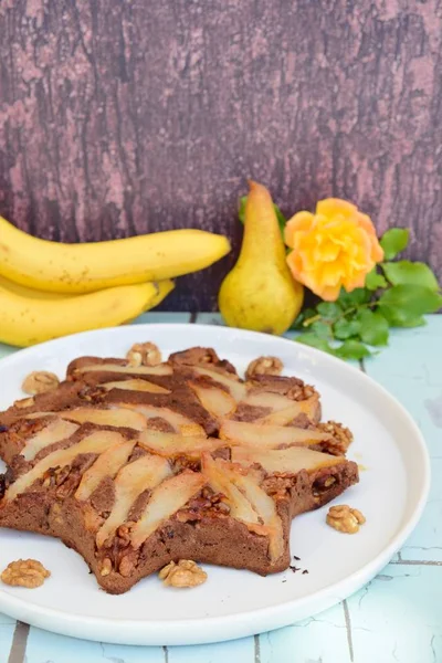 Banana Pear Walnut Chocolate Cake Serving Plate Wooden Background — Fotografia de Stock