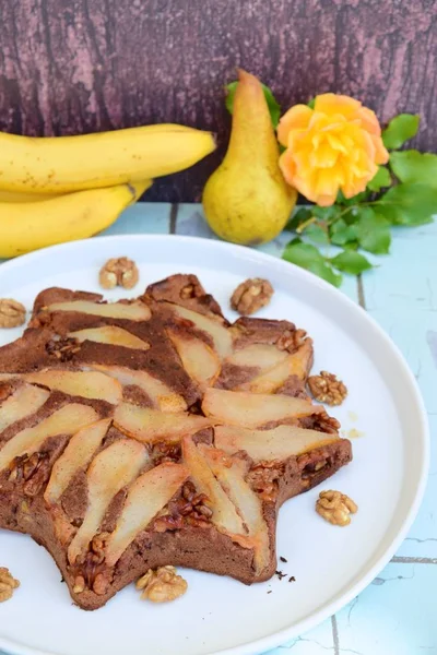 Banana Pear Walnut Chocolate Cake Serving Plate Wooden Background — Fotografia de Stock