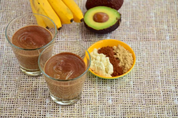Muzlu Protein Çikolatalı Avokado Smoothie Macun Tozlu — Stok fotoğraf