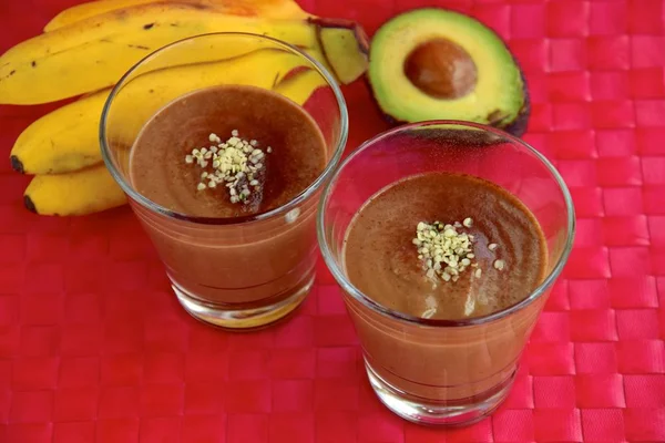 Vegan Sağlıklı Çikolatalı Avokado Smoothie — Stok fotoğraf