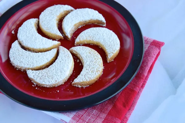 Putri Salju Crescent Shaped Cookies Coated Powdered Sugar Arrange Cake — Stock Photo, Image