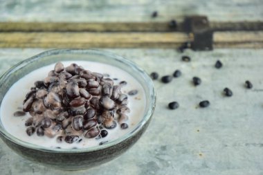 Hindistan cevizi sütünde siyah fasulye, Tayland tatlısında