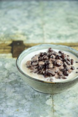 Hindistan cevizi sütünde siyah fasulye, Tayland tatlısında