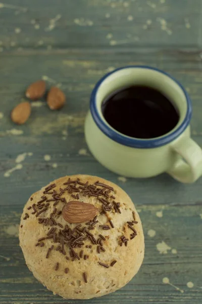 Bollos Pan Chocolate Caseros Con Almendras Chispas Chocolate Servidos Con — Foto de Stock