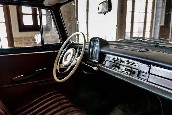 Una Vista Degli Interni Una Vecchia Auto Epoca — Foto Stock