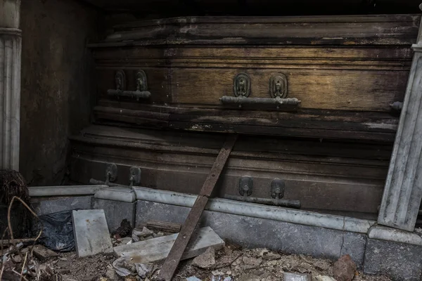 Tumba Destruida Abandonada Cementerio Recoleta Buenos Aires Argentina — Foto de Stock