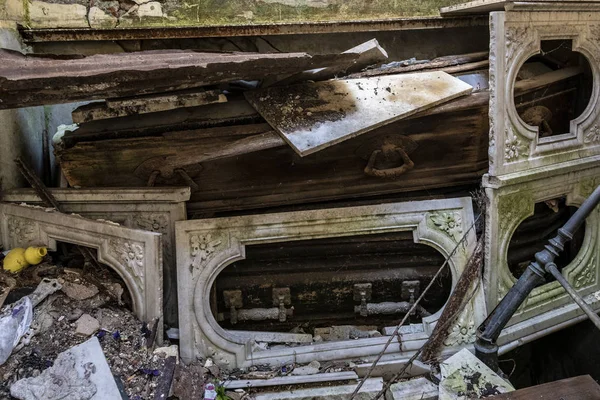 Tumba Destruida Abandonada Cementerio Recoleta Buenos Aires Argentina — Foto de Stock