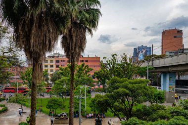 Medellin, Kolombiya - 06 / 01 / 2018: Medellin 'in şehir merkezinden manzara
