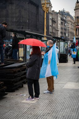 Buenos Aires, Arjantin - 08 / 26 / 2020: Hükümetin adalet reformunu protesto eden insanlar.  