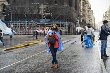 Buenos Aires, Arjantin - 08 / 26 / 2020: Hükümetin adalet reformunu protesto eden insanlar.  