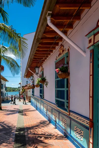 Guatape, Antioquia, Kolombiya - 02 / 06 / 2018: Guatape Town manzarası