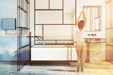 Büyük bir köşe küvet, bir ayna asmak üstündeki ve büyük bir pencere ile lüks beyaz banyo iç kadında. Rahat bir ev kavramı. 3D render sahte tonlu görüntü