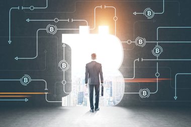 Bir bitcoin şeklinde bir parlayan bitcoin ağ arabiriminde bu duvarla açma girme bavulla iş adamı. Çift tonlu görüntü alay