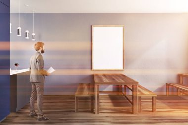 Uzun ahşap bir masa ve iki uzun banklar ile koyu gri rustik yemek odası iç. Çerçeveli poster ve bir bar. Bir iş adamı. 3D render sahte tonlu görüntü