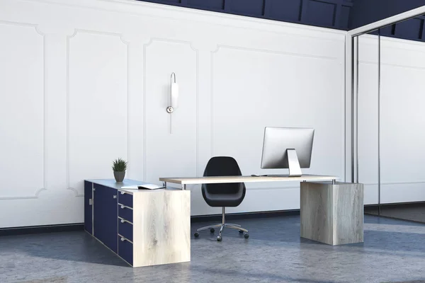 Chefbüro Interieur Mit Weißen Wänden Und Einem Massiven Tisch Mit — Stockfoto
