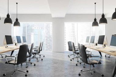 Onlara bir modern şirket ofisi beyaz duvarlar, beton zemin, geniş pencereler ve bilgisayarlarla uzun ahşap bir masa ile yan görünüm. 3D render alay
