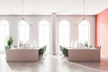 Beyaz ve kırmızı alan ofis iç bir beton zemin ve yeşil sandalye ve bilgisayarlar ile beyaz tabloları açın. 3D render alay