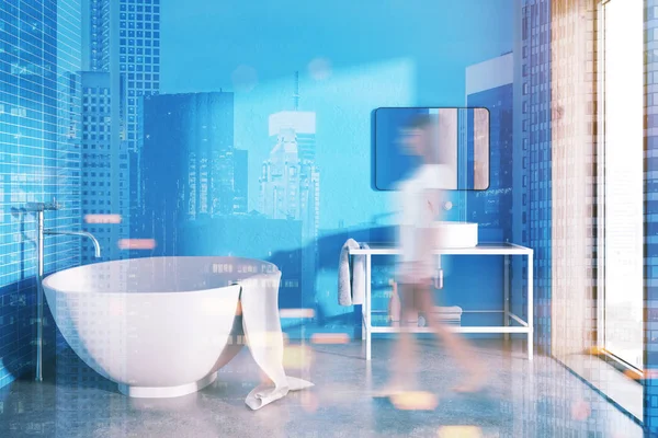 Baignoire Ronde Blanche Debout Dans Inteiror Salle Bain Bleu Avec — Photo