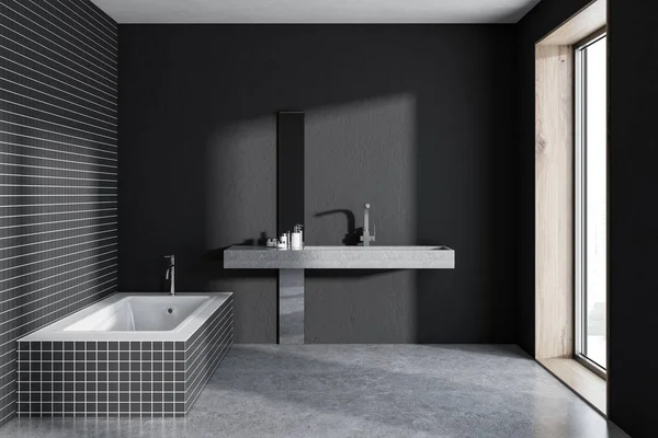 Salle Bain Carrelée Noire Avec Long Lavabo Une Fenêtre Mezzanine — Photo