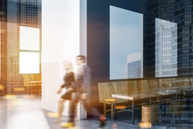 İnsanlar bir lüks çatı restoran gri ve tuğla duvarlar, ahşap masa ve banklar ile bir poster galerisinde. Cityscape 3d render sahte tonlu görüntü çift pozlama kadar bulanık