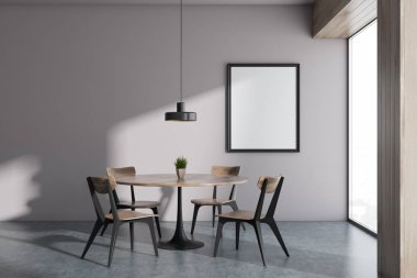Beyaz duvar minimalist İskandinav tarzı yemek odası iç bir beton zemin, yuvarlak masa ve dört ahşap sandalye. Dikey poster çerçevesi kadar sahte. 3D render