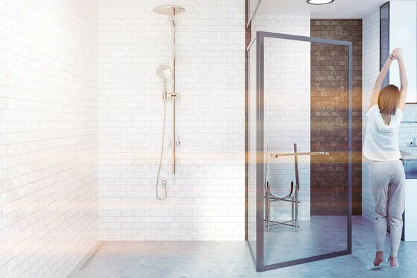 Bílé Cihly Interiéru Koupelny Otevřené Skleněné Dveře Umyvadlo Sprchu Betonovou — Stock fotografie