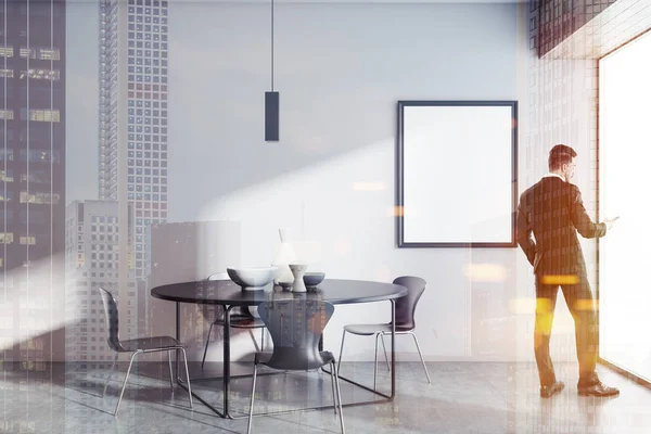 Bir beton zemin, yuvarlak masa ve sandalyeler gri beyaz yemek odası iç iş adamı. Dikey çerçeve poster duvara. 3D render sahte kadar çift tonlu görüntü pozlaması