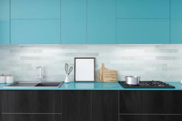 Interior Cocina Madera Blanca Con Encimeras Negras Armarios Azules Utensilios — Foto de Stock