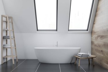 Bir beton zemin, çatı ve raflar yanında beyaz bir küvet içinde pencere eşiği ile beyaz ve ahşap tavan banyo iç. 3D render alay