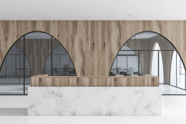 大理石和木质接待台站在一个现代化的办公室大厅 有白色的地板 拱形的木墙和全景窗口 渲染模拟 — 图库照片