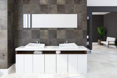 Beyaz ikiz lavabo vanity birim üstünde asılı uzun yatay bir ayna ile bir siyah kiremit banyo duvarına bitişik. Kavramı bir rahat ev ve gevşeme. 3D render
