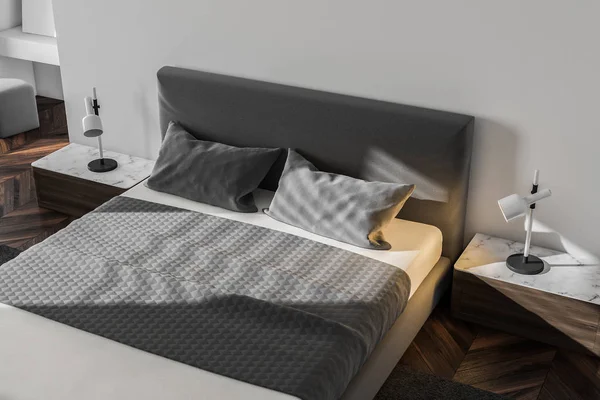 Minimalistische Schlafzimmerecke Mit Weißen Wänden Einem Holzboden Und Einem King — Stockfoto