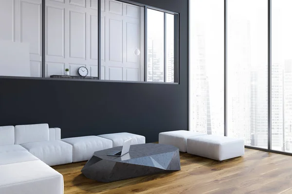 Grau Weiße Loft Wohnzimmerecke Mit Holzboden Weißer Couch Und Couchtisch — Stockfoto