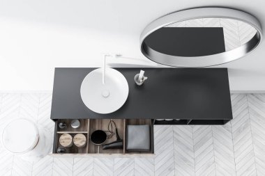 Üstten görünüm yuvarlak beyaz lavabo beyaz duvar banyo beyaz bir ahşap zemin ile şişelerde makyaj ile. 3D render