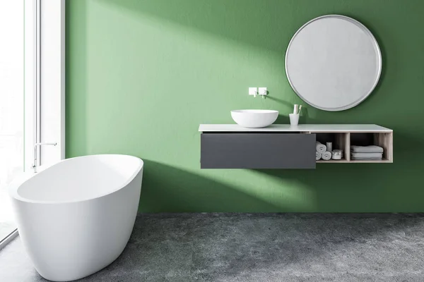 Modern Banyo Yeşil Duvarlar Beton Zemin Pencere Lavabo Duran Bir — Stok fotoğraf