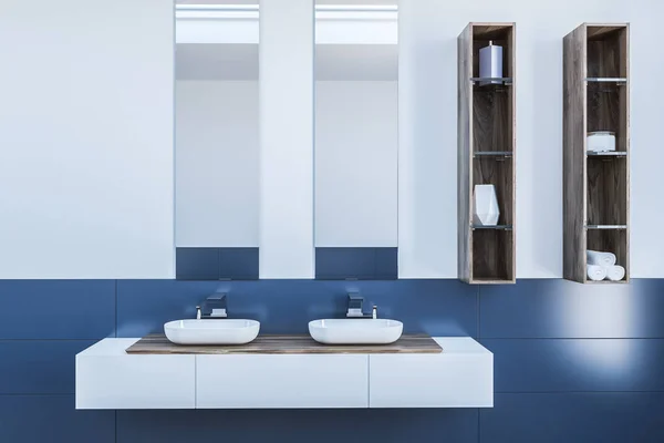 Doppelbad Waschbecken Steht Auf Einem Weißen Regal Einem Weiß Blauen — Stockfoto