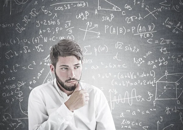 Der Junge Bärtige Kaukasische Geschäftsmann Weißem Hemd Sitzt Mit Stift — Stockfoto