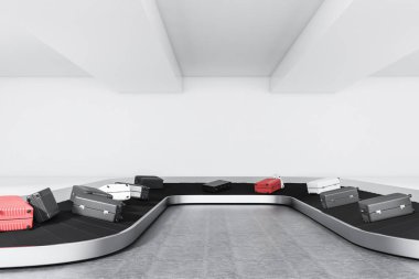 Gri ve pembe valiz önden görünümü üzerinde Havaalanı konveyör bant bir beton zemin odada. 3D render alay