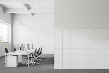 Şirket ofis iç gri halı ve beyaz bilgisayar masaları satırları. Sanayi tarzı iç beyaz duvarları ve tropik manzaralı büyük pencereler ile. Dolap sağ 3d render kadar alay