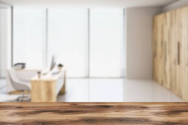 İskandinav tarzı Ofis İşyeri köşe döşenmiş bir zemin ve bilgisayar tablolar ile yan görünüm. Bir ahşap kitaplık duvarın yanında. 3d render alay kadar bulanık